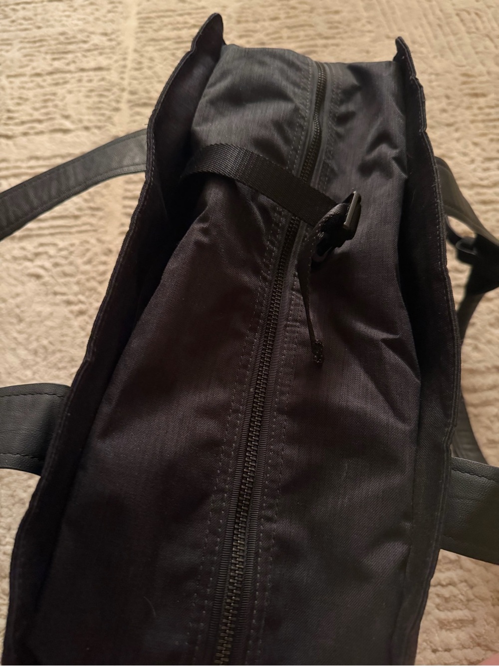 Lululemon duffel bag gym travel carry - Picture 6 of 10